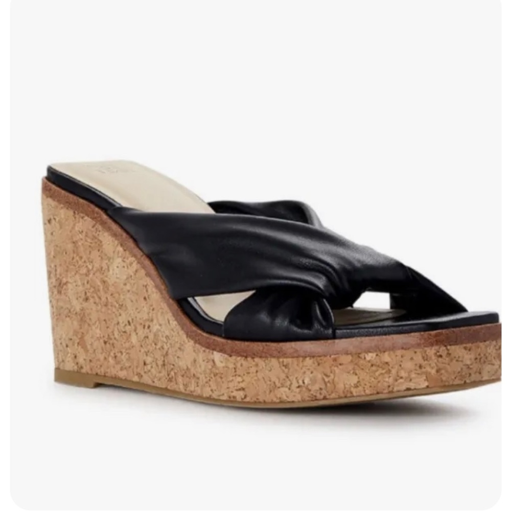 Time & Tru Wedges SZ 7 Black Sandals NWT